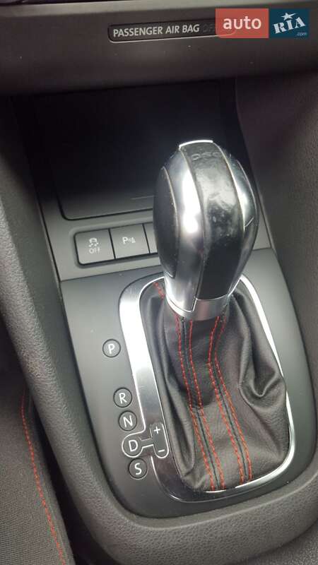 Хэтчбек Volkswagen Golf 2011 в Одессе