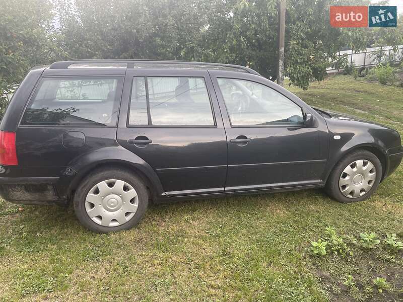 Універсал Volkswagen Golf 2003 в Рокитному