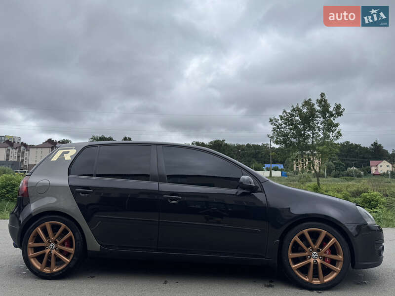 Хэтчбек Volkswagen Golf 2007 в Киеве
