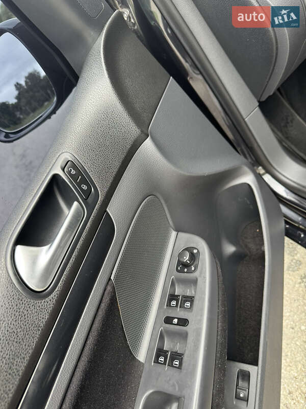 Хэтчбек Volkswagen Golf 2007 в Киеве