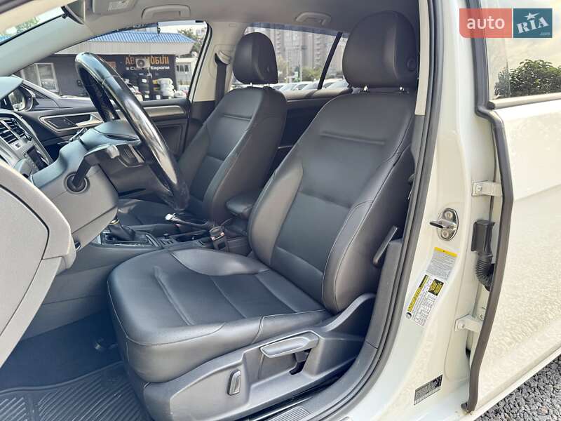 Хэтчбек Volkswagen Golf 2014 в Харькове