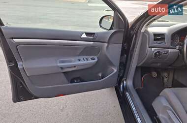 Хетчбек Volkswagen Golf 2006 в Могилів-Подільському