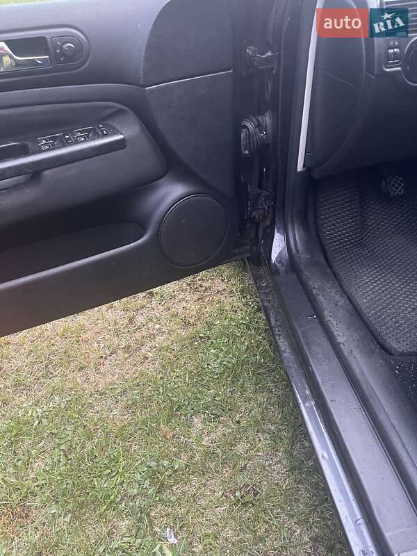 Універсал Volkswagen Golf 2003 в Рокитному