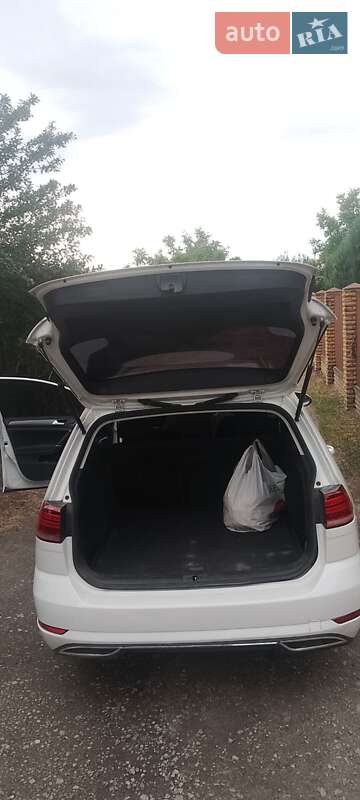 Универсал Volkswagen Golf 2019 в Днепре