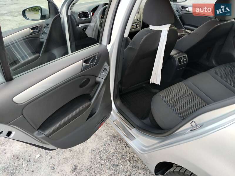 Хетчбек Volkswagen Golf 2012 в Києві