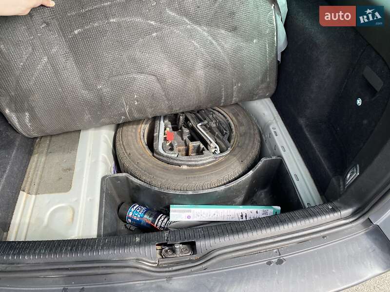 Універсал Volkswagen Golf 2006 в Вишгороді