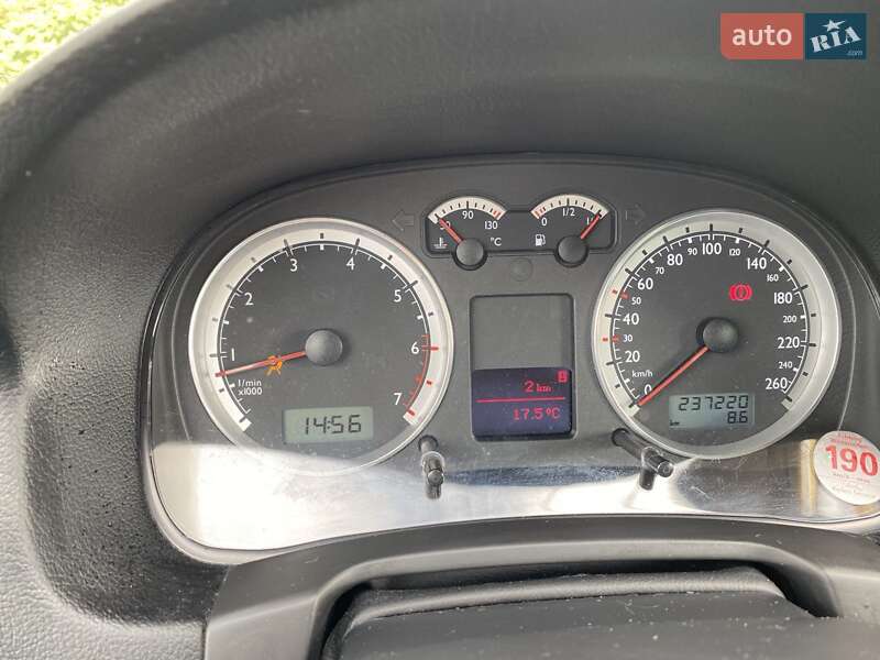 Універсал Volkswagen Golf 2006 в Вишгороді