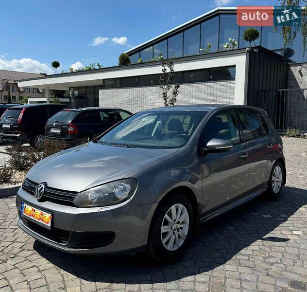 Хетчбек Volkswagen Golf 2011 в Ужгороді