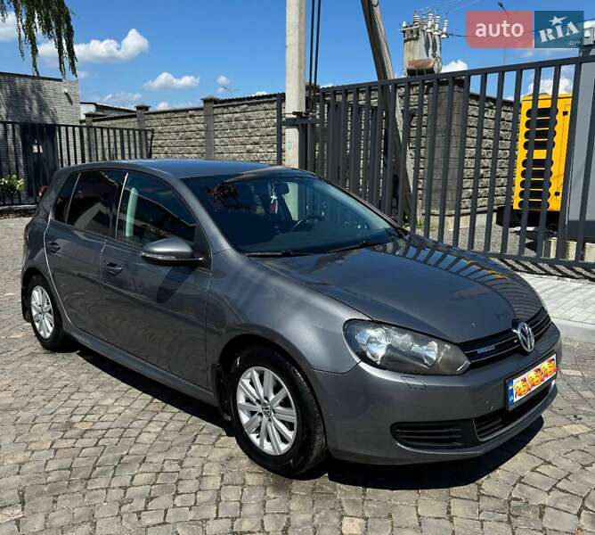 Хетчбек Volkswagen Golf 2011 в Ужгороді