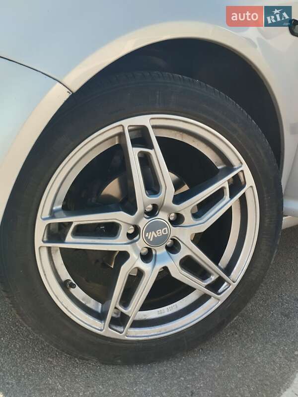 Хетчбек Volkswagen Golf 2000 в Дніпрі