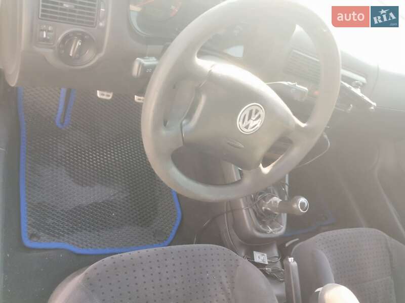 Хетчбек Volkswagen Golf 2000 в Дніпрі