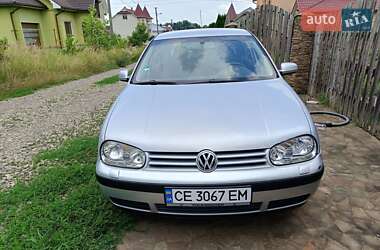 Хэтчбек Volkswagen Golf 2003 в Черновцах
