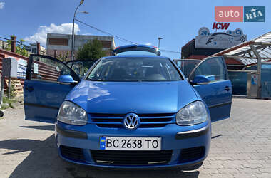 Хетчбек Volkswagen Golf 2004 в Львові