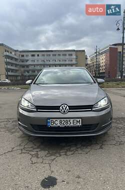 Хэтчбек Volkswagen Golf 2015 в Львове