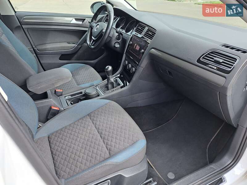 Универсал Volkswagen Golf 2020 в Львове