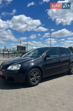 Хэтчбек Volkswagen Golf 2006 в Киеве