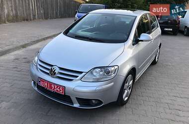 Хетчбек Volkswagen Golf 2008 в Луцьку