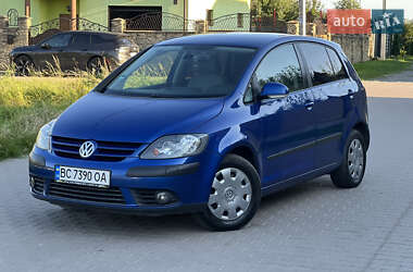 Хэтчбек Volkswagen Golf 2005 в Ровно
