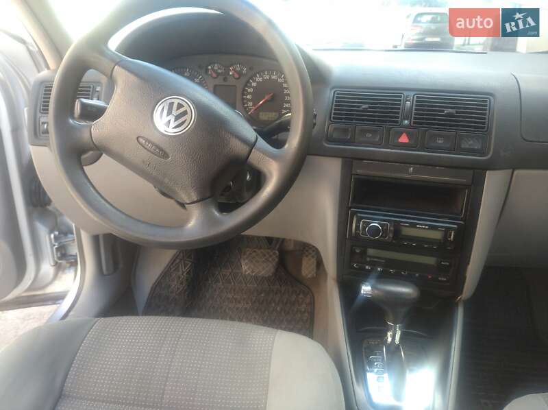 Хетчбек Volkswagen Golf 2002 в Кам'янець-Подільському