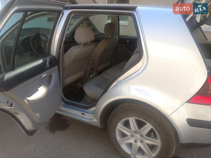 Хетчбек Volkswagen Golf 2002 в Кам'янець-Подільському