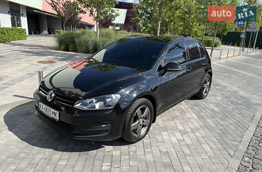 Хетчбек Volkswagen Golf 2016 в Києві