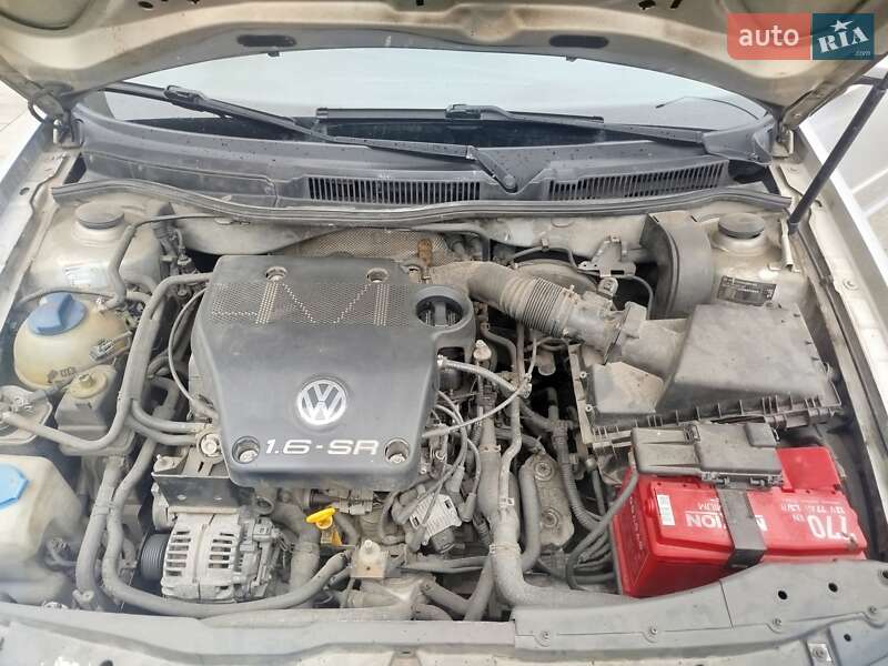 Хетчбек Volkswagen Golf 1999 в Києві