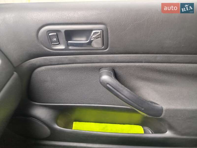 Хетчбек Volkswagen Golf 1999 в Києві