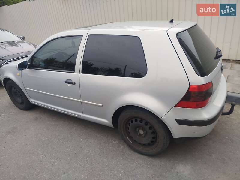 Хетчбек Volkswagen Golf 1999 в Києві