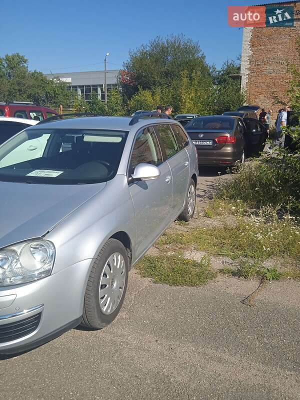 Універсал Volkswagen Golf 2009 в Чернігові