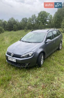 Универсал Volkswagen Golf 2009 в Олевске