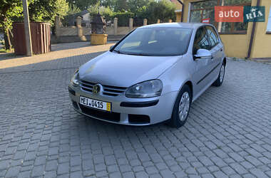 Хэтчбек Volkswagen Golf 2003 в Черновцах