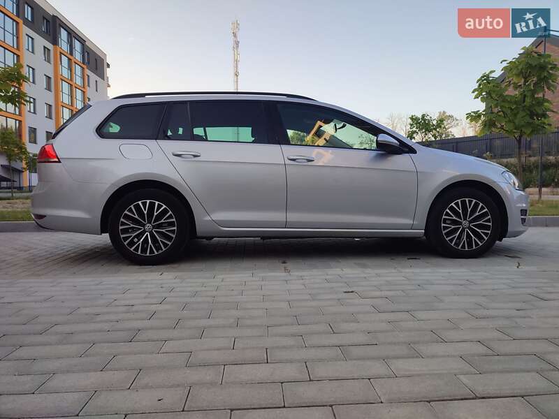 Універсал Volkswagen Golf 2015 в Вінниці