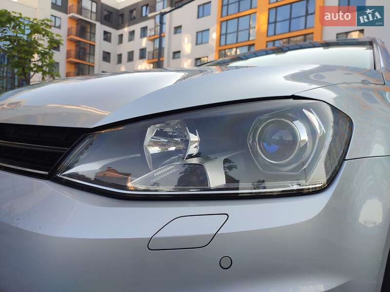 Універсал Volkswagen Golf 2015 в Вінниці