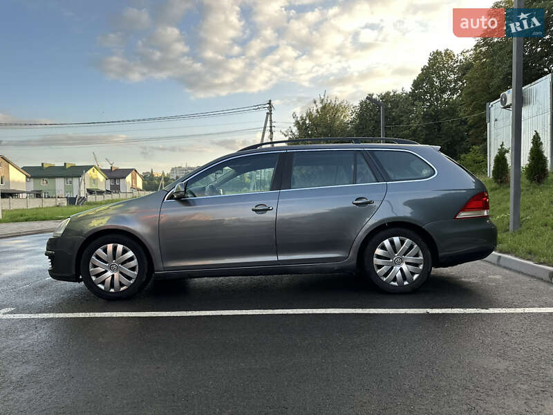 Універсал Volkswagen Golf 2008 в Рівному