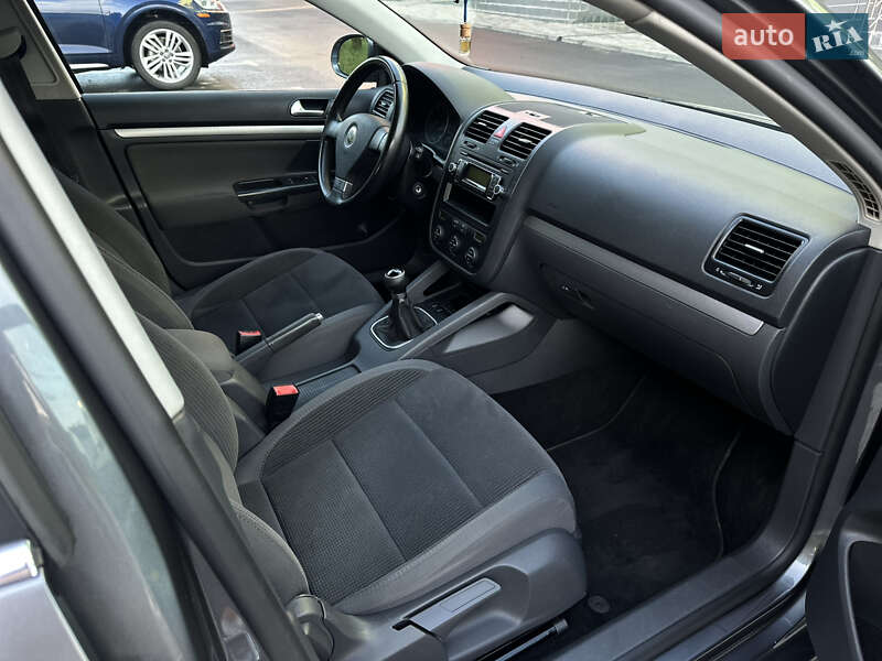 Універсал Volkswagen Golf 2008 в Рівному