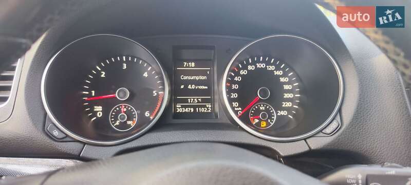 Хэтчбек Volkswagen Golf 2010 в Хмельницком