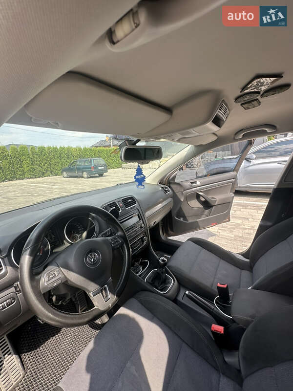 Універсал Volkswagen Golf 2011 в Луцьку