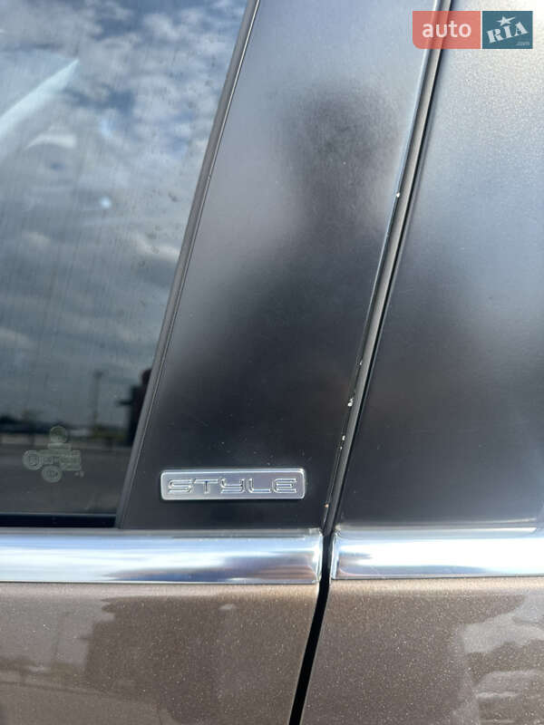 Універсал Volkswagen Golf 2011 в Луцьку