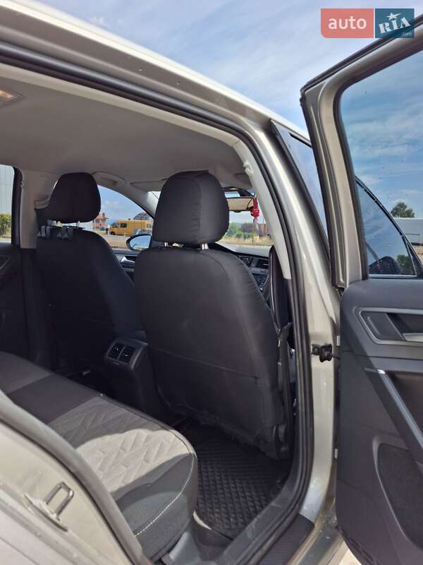 Хэтчбек Volkswagen Golf 2012 в Тячеве