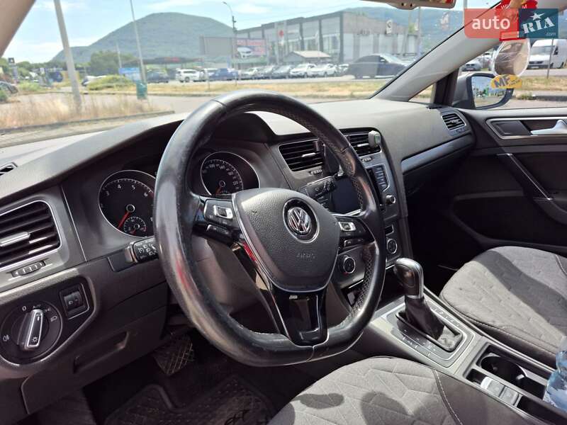Хэтчбек Volkswagen Golf 2012 в Тячеве