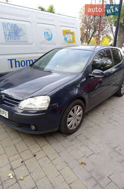 Хетчбек Volkswagen Golf 2005 в Львові