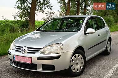 Хетчбек Volkswagen Golf 2004 в Звягелі