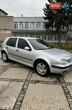 Хетчбек Volkswagen Golf 2002 в Самборі
