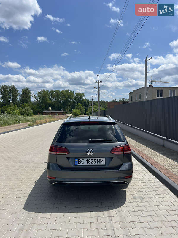 Універсал Volkswagen Golf 2017 в Самборі