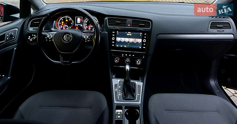 Универсал Volkswagen Golf 2019 в Ивано-Франковске