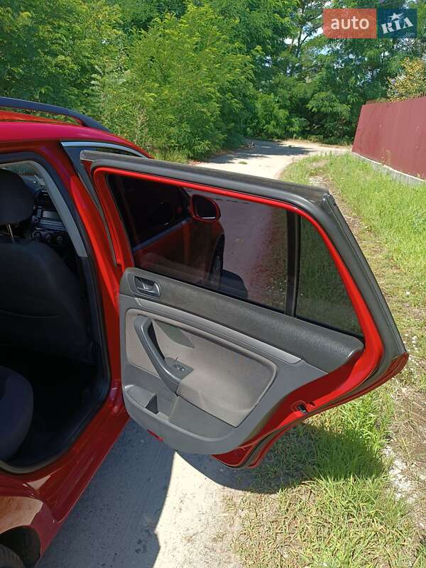 Універсал Volkswagen Golf 2008 в Рівному