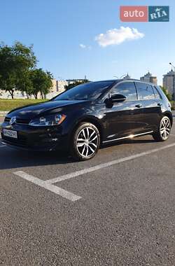 Хетчбек Volkswagen Golf 2016 в Києві