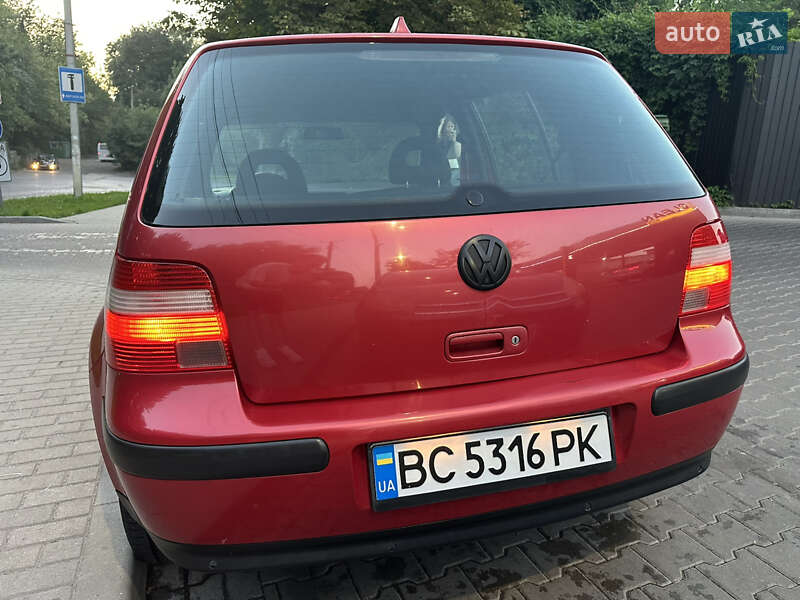 Хетчбек Volkswagen Golf 2003 в Львові