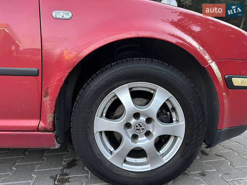 Хетчбек Volkswagen Golf 2003 в Львові