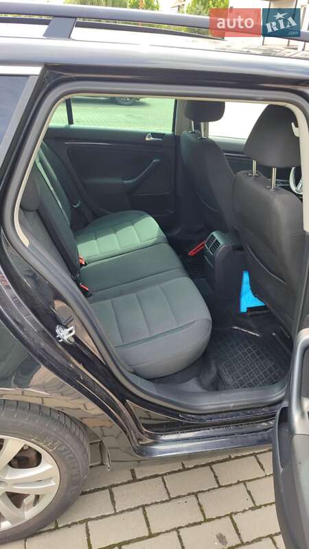 Універсал Volkswagen Golf 2010 в Ужгороді